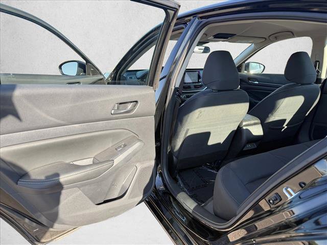 Used 2025 Nissan Altima 2.5 SV FWD image 20