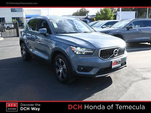 Used 2021 Volvo XC40 T4 Inscription image 3