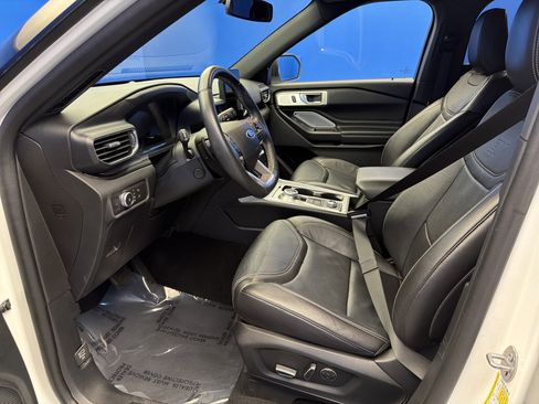 Used 2020 Ford Explorer ST w/ ST Street Pack image 12