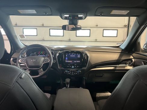 Used 2023 Chevrolet Traverse LT w/ Midnight/Sport Edition image 17