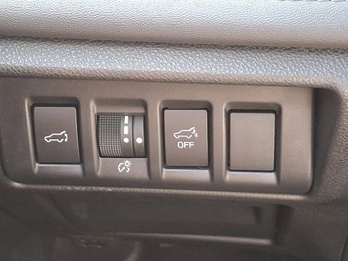 Used 2023 Subaru Outback Limited image 24