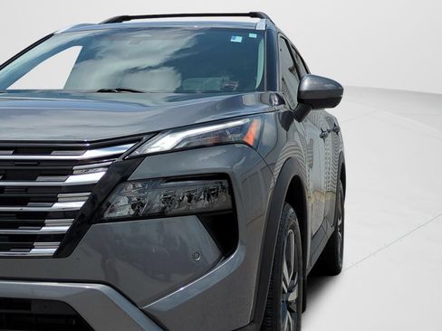 Certified 2024 Nissan Rogue SL FWD image 26