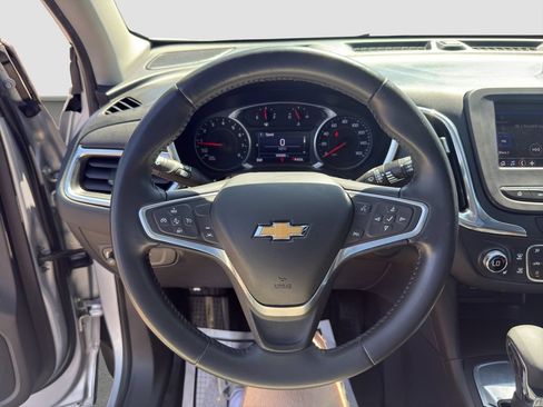Used 2022 Chevrolet Equinox LT FWD image 10