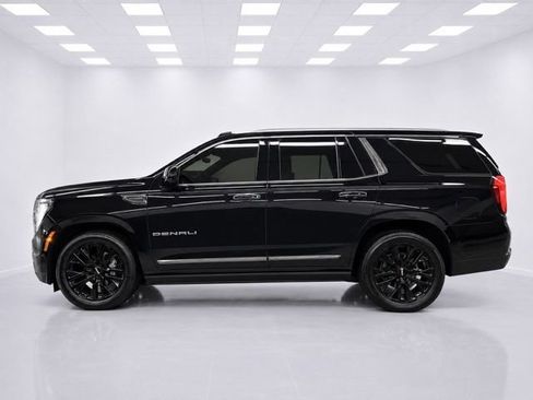 Used 2025 GMC Yukon Denali Ultimate AWD/4WD image 5