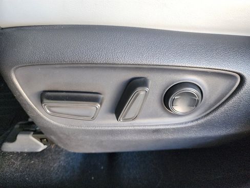 Used 2019 Toyota RAV4 Limited w/ Cold Weather Package FWD image 25