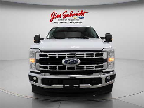 Used 2024 Ford F350 XLT image 3