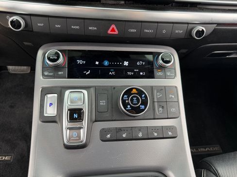 Used 2023 Hyundai Palisade Calligraphy image 24