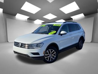 Used 2020 Volkswagen Tiguan SE w/ Panoramic Sunroof Package image 1
