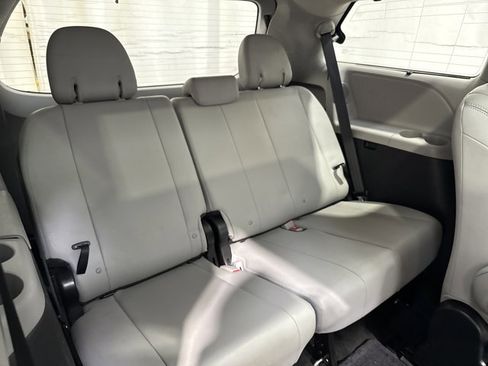 Used 2015 Toyota Sienna Limited Premium AWD/4WD image 34
