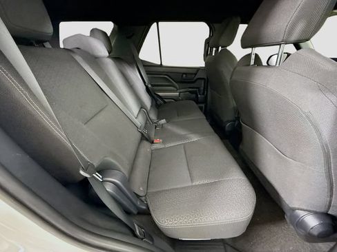 Used 2025 Toyota 4Runner SR5 AWD/4WD image 28