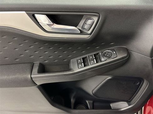 Certified 2020 Ford Escape SE image 5