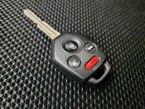 Used 2015 Subaru Crosstrek 2.0i Premium image 32