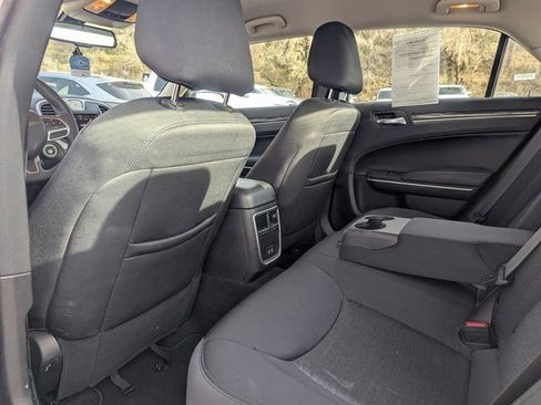 Used 2022 Chrysler 300 Touring w/ Sport Appearance Package image 29