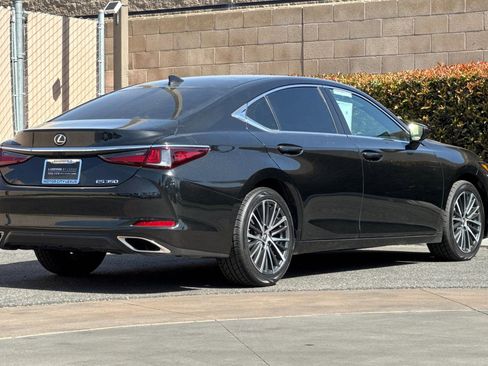 Certified 2024 Lexus ES 350 w/ Premium Package FWD image 4