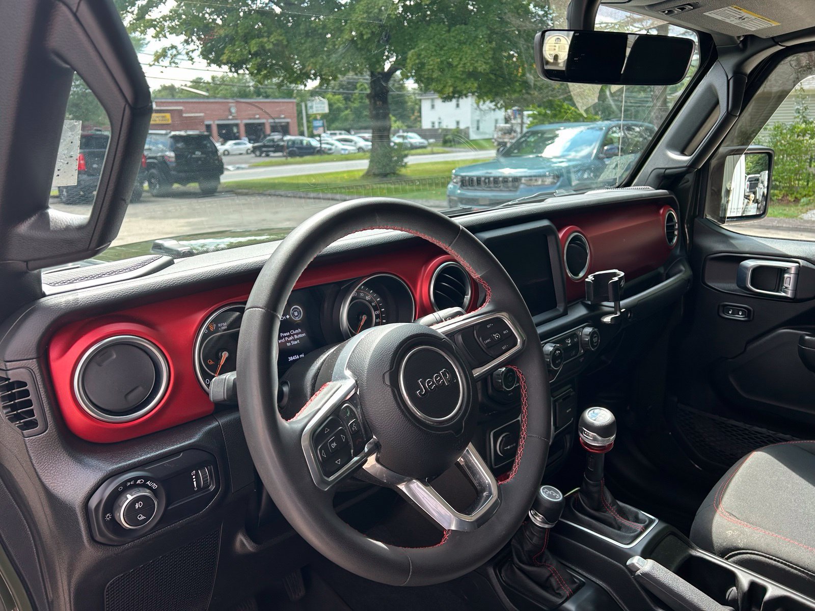 Used 2023 Jeep Gladiator Rubicon AWD/4WD image 11
