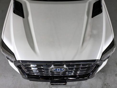 Used 2024 Toyota Tundra Platinum image 40