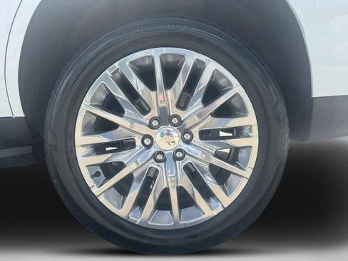 Used 2024 Chevrolet Tahoe Premier w/ Premium Package AWD/4WD image 31