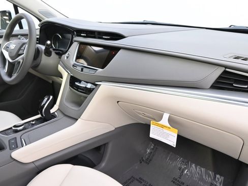 New 2025 Cadillac XT5 Premium Luxury w/ LPO, Floor Liner Package image 15