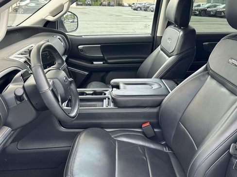 Used 2025 Ford Expedition Max Platinum AWD/4WD image 10