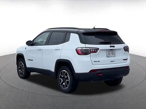 Used 2025 Jeep Compass Trailhawk image 9