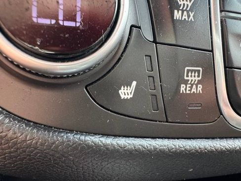 Used 2018 Chevrolet Equinox LT FWD image 11