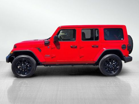 Used 2025 Jeep Wrangler Unlimited Sahara w/ Safety Group AWD/4WD image 7