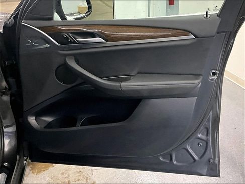 Used 2019 BMW X4 xDrive30i w/ Driving Assistance Package image 12