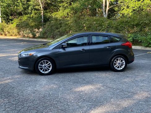 Used 2017 Ford Focus SE FWD image 8