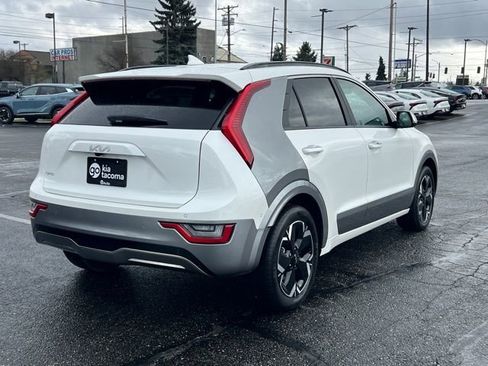 Certified 2024 Kia Niro Wave w/ Wave Preserve Package image 7