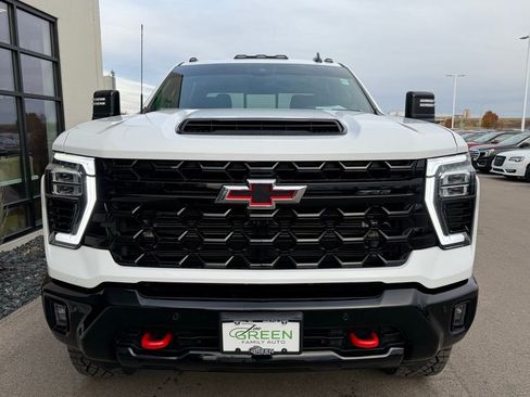 Used 2025 Chevrolet Silverado 2500 ZR2 w/ Technology Package image 10