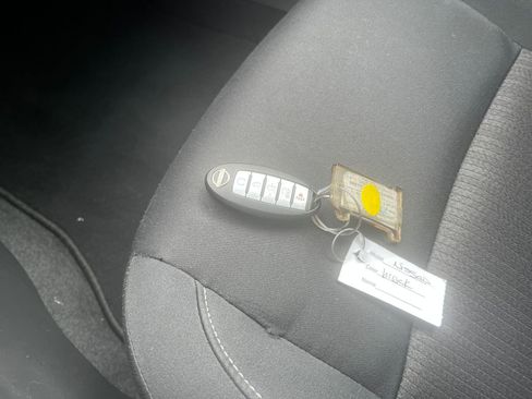 Used 2025 Nissan Altima 2.5 SV FWD image 21