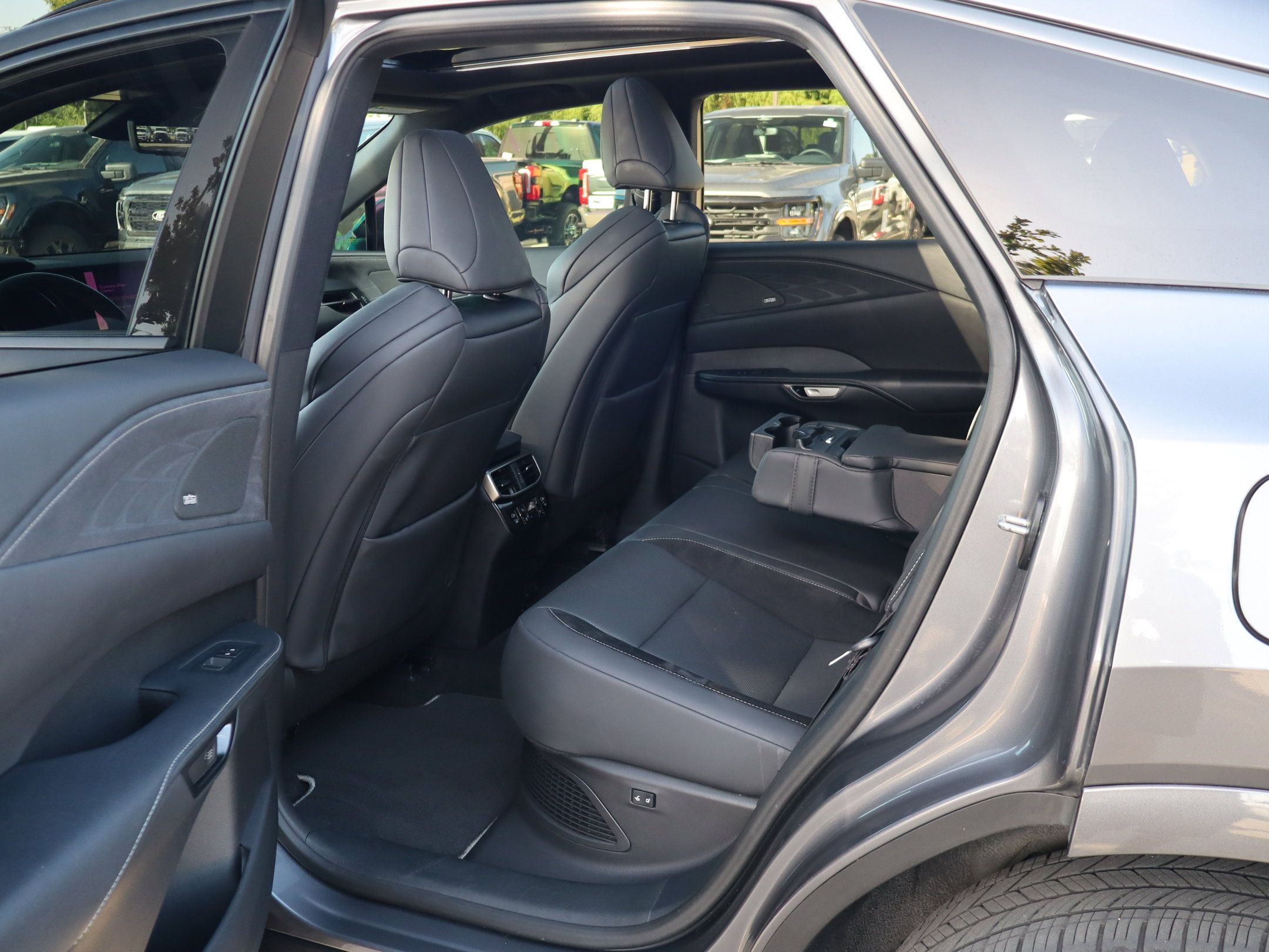 Used 2023 Lexus RX 500h F Sport w/ Cold Area Package AWD/4WD image 30