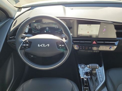 New 2026 Kia Niro EX FWD image 18