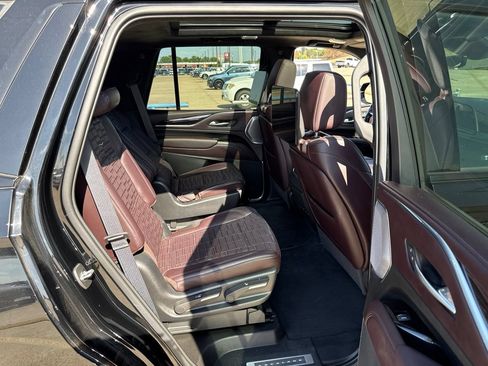 Used 2021 Cadillac Escalade Sport Platinum AWD/4WD image 12