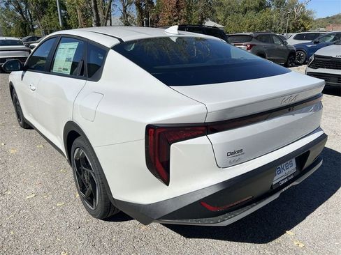 New 2025 Kia K4 EX image 5