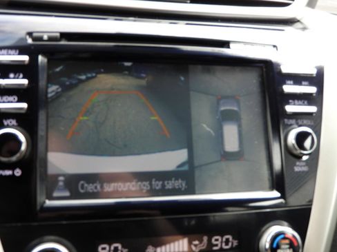 Used 2018 Nissan Murano SV w/ Premium Package image 14