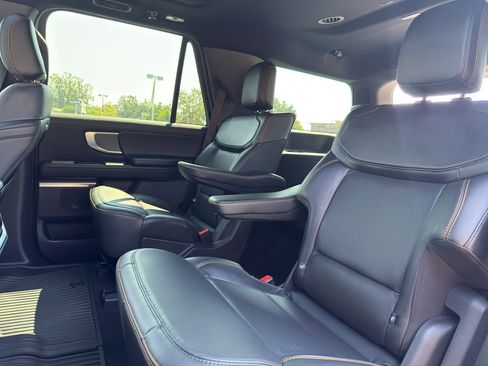 Used 2025 Ford Expedition Tremor AWD/4WD image 11