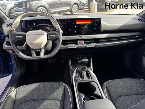 New 2025 Kia K4 GT-Line image 12