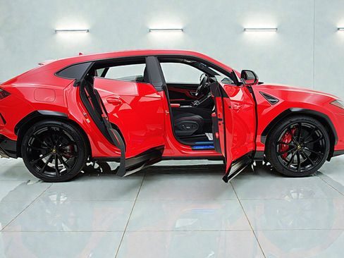 Used 2022 Lamborghini Urus image 13