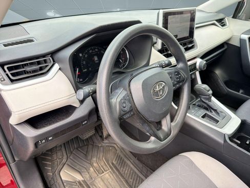 Used 2024 Toyota RAV4 XLE w/ Convenience Package image 4