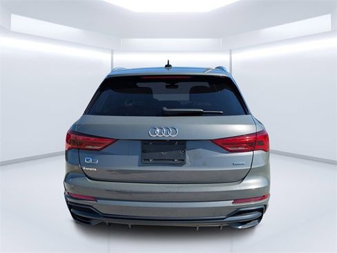 Used 2020 Audi Q3 2.0T Premium Plus w/ Premium Plus Package image 4