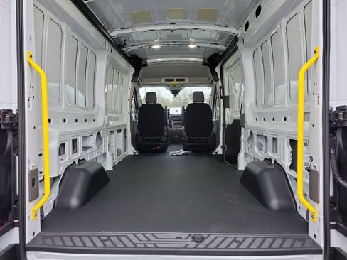 New 2026 Ford Transit 250 148 Medium Roof image 8