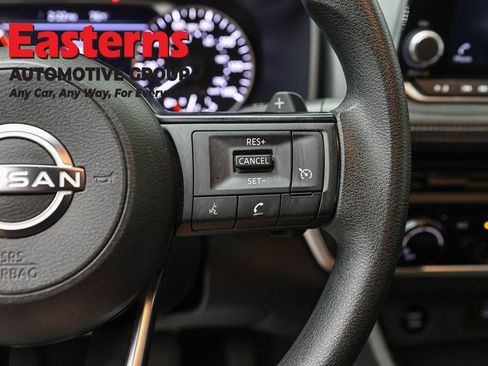 Used 2024 Nissan Rogue S AWD/4WD image 16