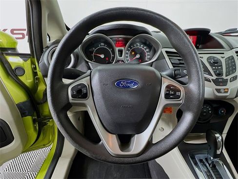Used 2013 Ford Fiesta SE image 12