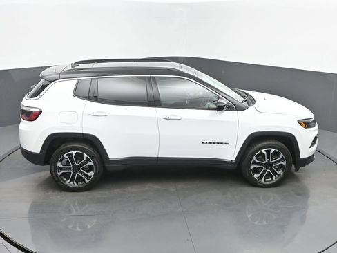 Used 2022 Jeep Compass Limited w/ Sun and Sound Group image 43