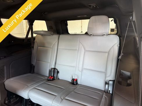 Used 2023 Chevrolet Suburban Z71 w/ Luxury Package AWD/4WD image 12