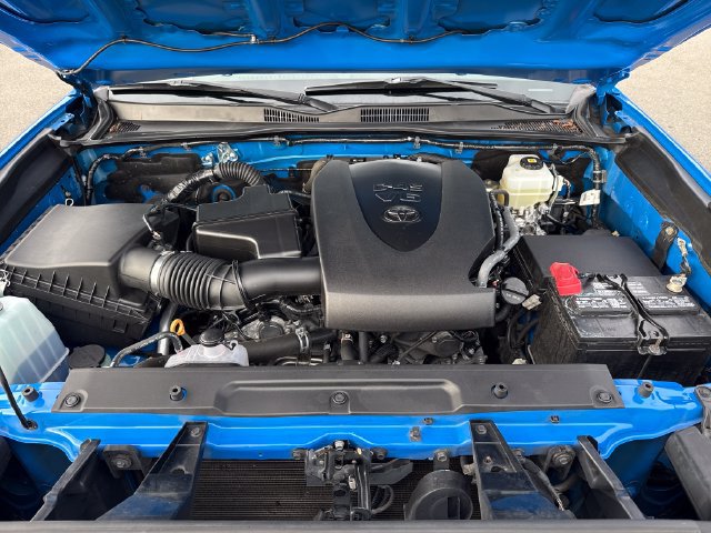Used 2021 Toyota Tacoma TRD Off-Road AWD/4WD image 28