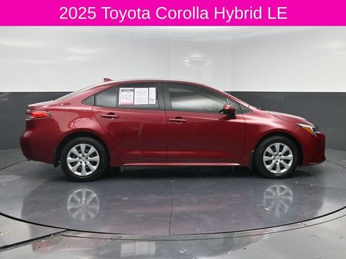 Used 2025 Toyota Corolla LE FWD image 4