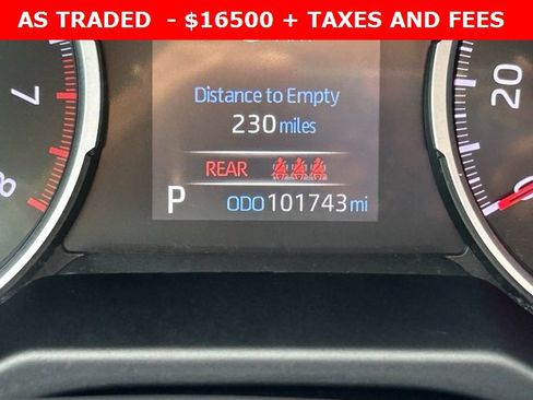 Used 2021 Toyota RAV4 XLE image 19