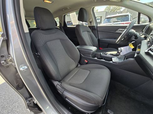 Used 2024 Kia Sportage LX image 15